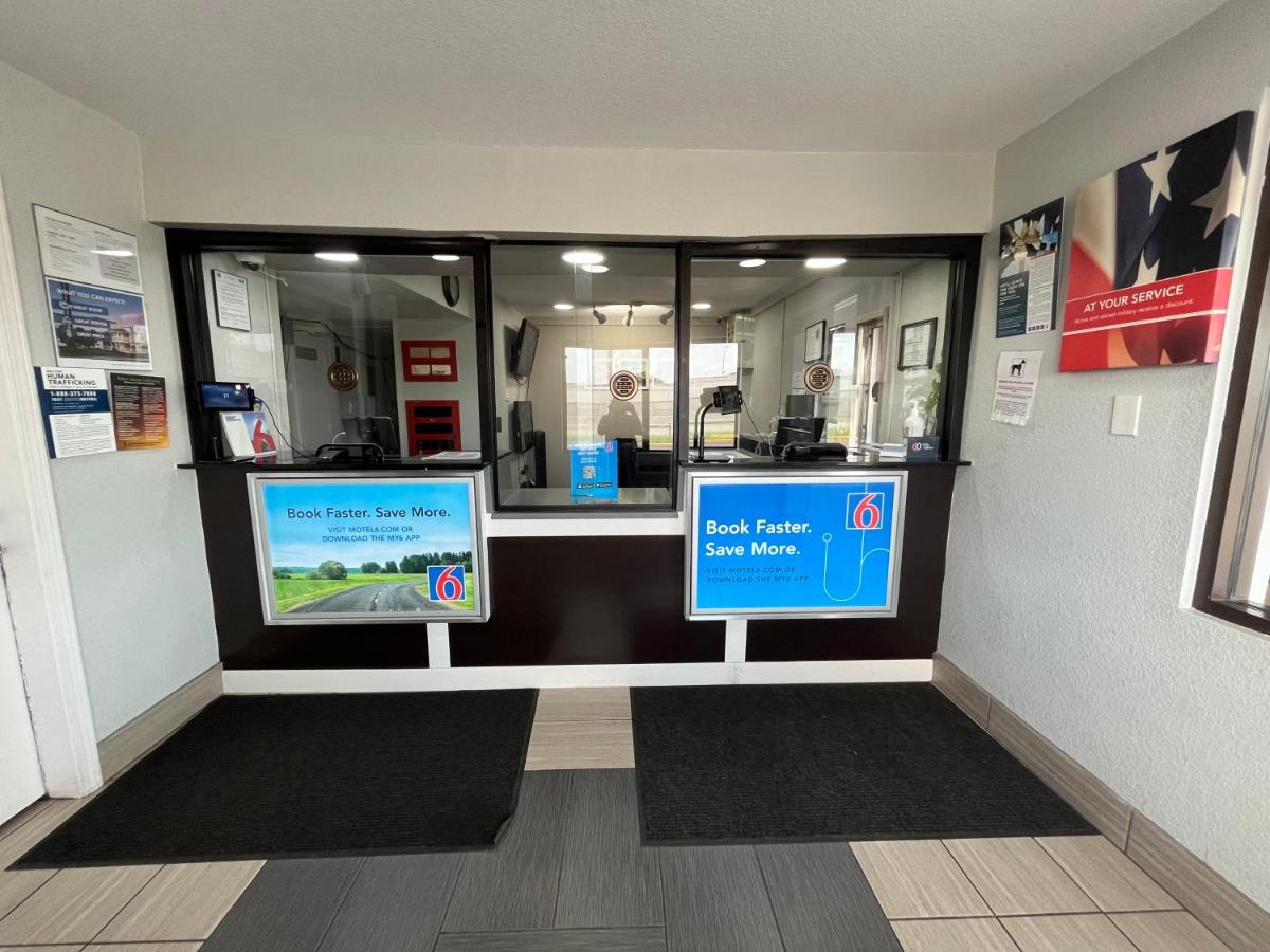 Motel 6-Wichita KS - main image