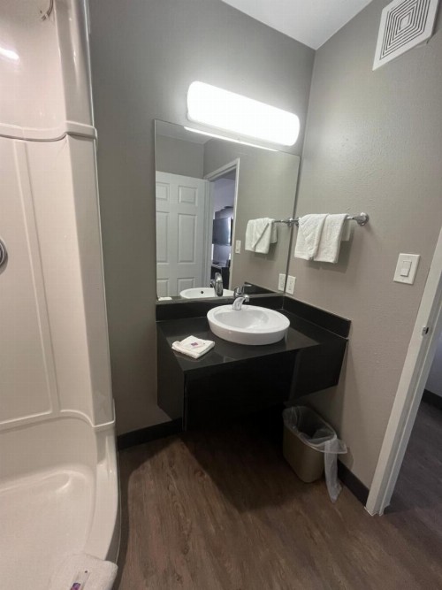 Motel 6-Wichita KS - image 27