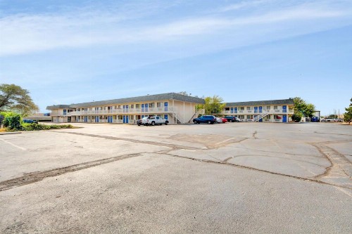 Motel 6-Wichita KS - image 44