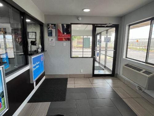 Motel 6-Wichita KS - image 6
