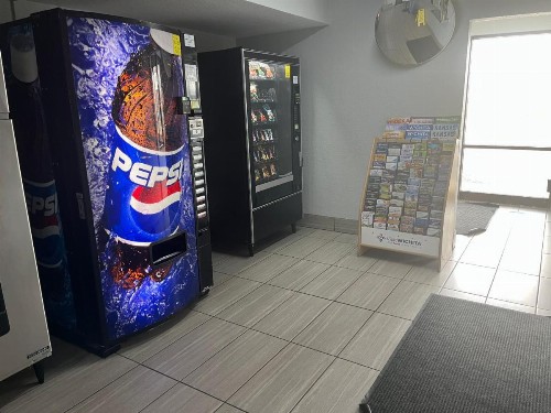 Motel 6-Wichita KS - image 9