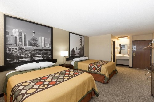 Super 8 by Wyndham Wichita North - image 30