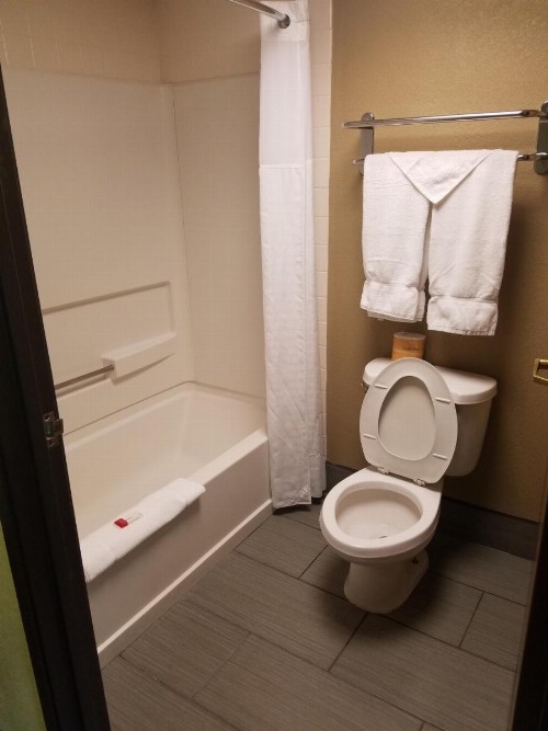 Super 8 by Wyndham Wichita North - image 37