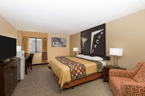 Super 8 by Wyndham Wichita North - image 8