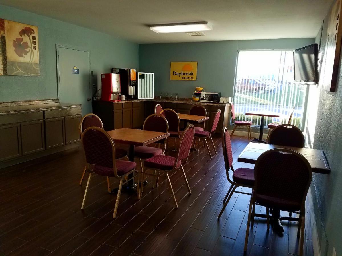 Days Inn & Suites by Wyndham Wichita East - image 3