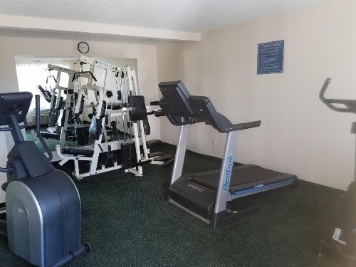 Days Inn & Suites by Wyndham Wichita East - image 8