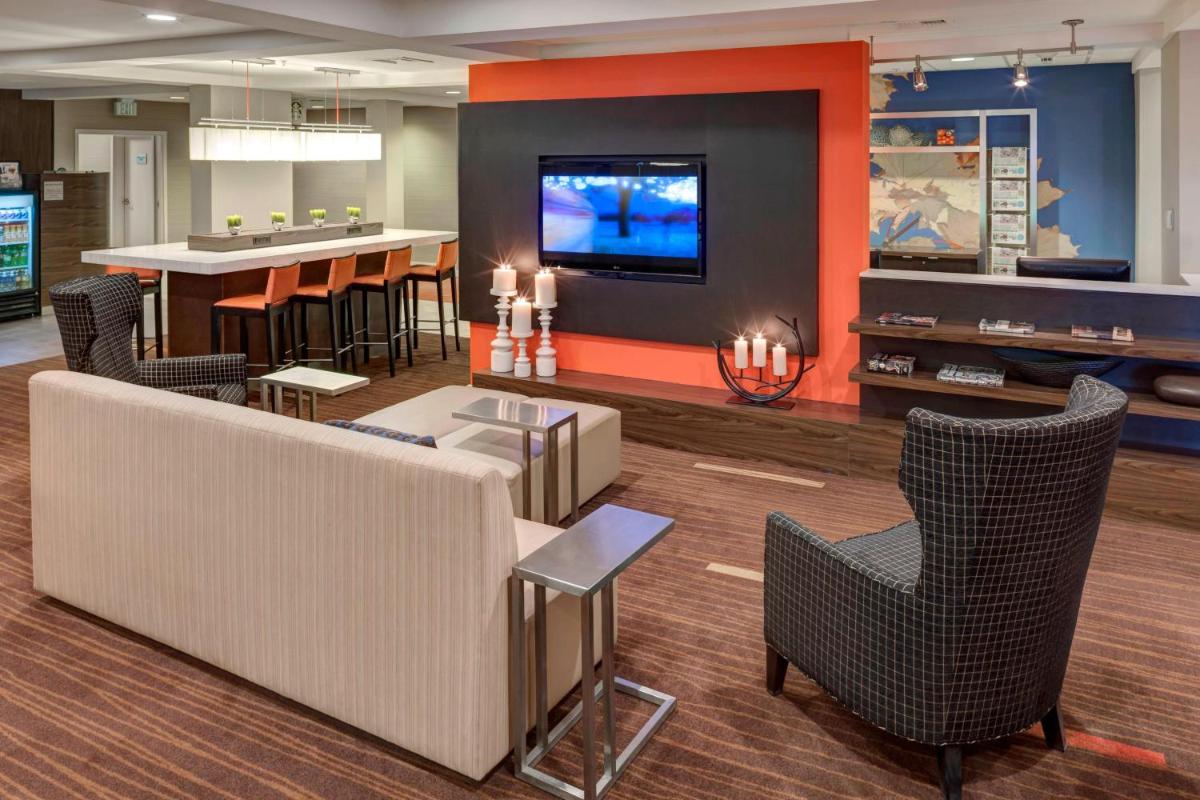 Courtyard by Marriott Wichita East - main image