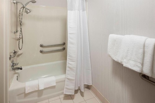 Courtyard by Marriott Wichita East - image 15