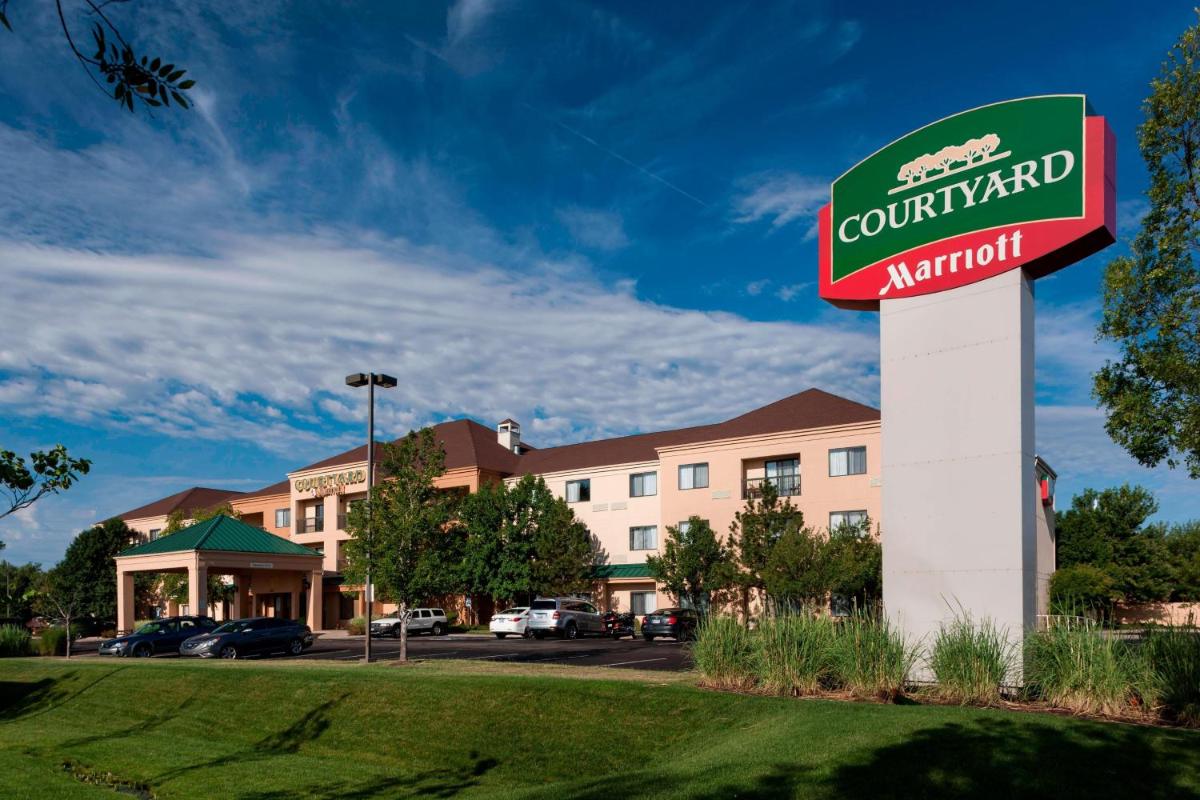 Courtyard by Marriott Wichita East - image 4