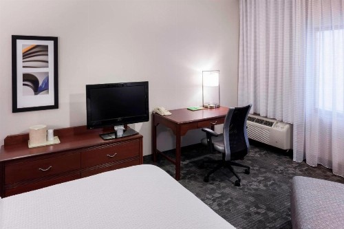 Courtyard by Marriott Wichita East - image 5