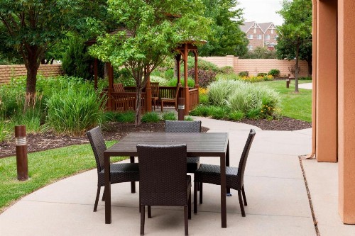 Courtyard by Marriott Wichita East - image 7
