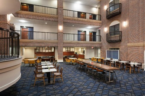 Courtyard by Marriott Wichita at Old Town - image 10