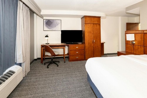 Courtyard by Marriott Wichita at Old Town - image 18