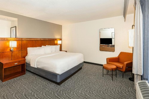 Courtyard by Marriott Wichita at Old Town - image 28
