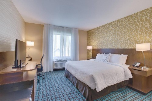 Fairfield Inn & Suites By Marriott Wichita East - image 20