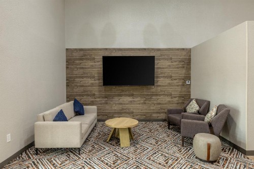Wichita West Inn and Suites - image 10