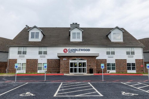 Wichita West Inn and Suites - image 44