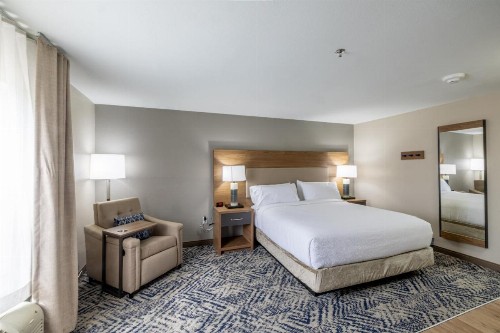 Wichita West Inn and Suites - image 8