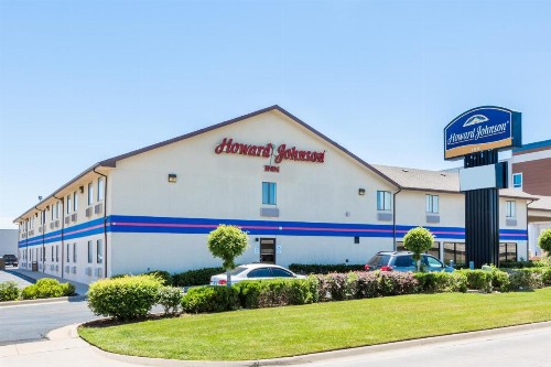 Howard Johnson by Wyndham Wichita Airport - image 23