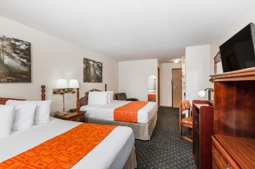Howard Johnson by Wyndham Wichita Airport - image 25