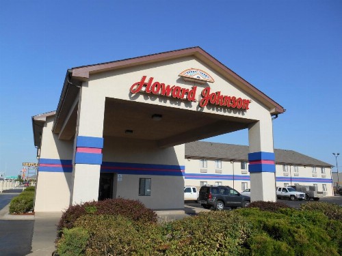 Howard Johnson by Wyndham Wichita Airport - image 31