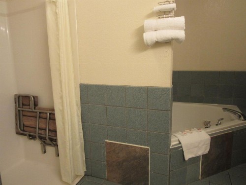 Howard Johnson by Wyndham Wichita Airport - image 37