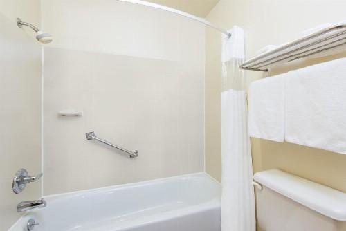 Days Inn & Suites by Wyndham Wichita - image 22