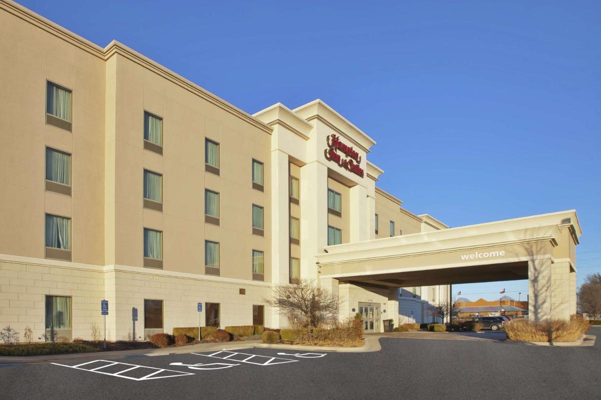 Hampton Inn & Suites Wichita-Northeast - main image
