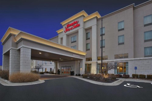 Hampton Inn & Suites Wichita-Northeast - image 13