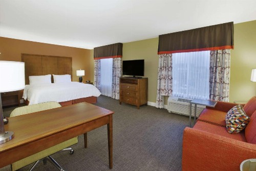 Hampton Inn & Suites Wichita-Northeast - image 24