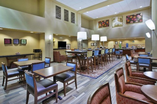Hampton Inn & Suites Wichita-Northeast - image 25