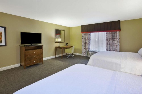 Hampton Inn & Suites Wichita-Northeast - image 26