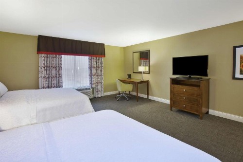 Hampton Inn & Suites Wichita-Northeast - image 6