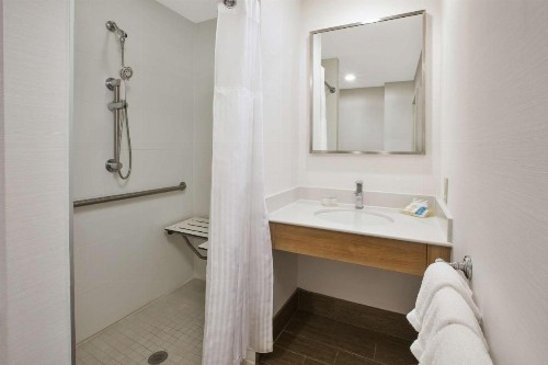 Hilton Garden Inn Wichita - image 21