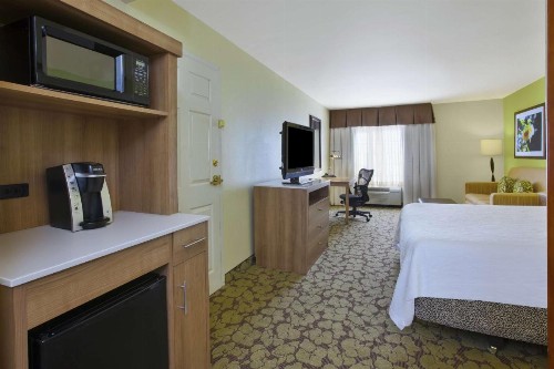 Hilton Garden Inn Wichita - image 22
