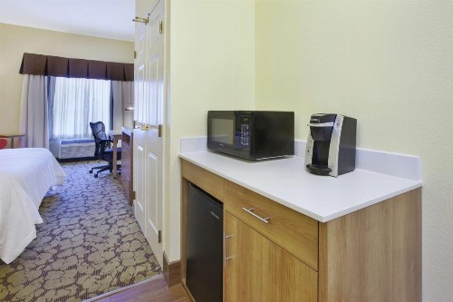 Hilton Garden Inn Wichita - image 26