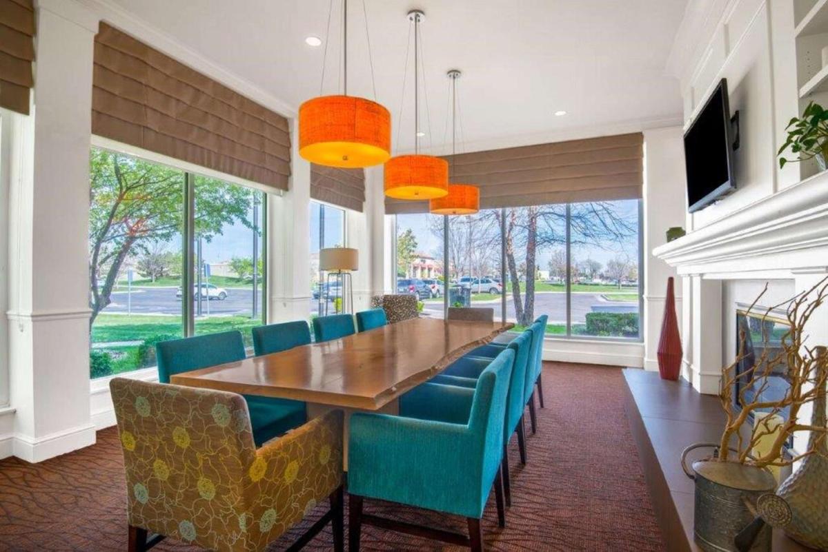 Hilton Garden Inn Wichita - image 4