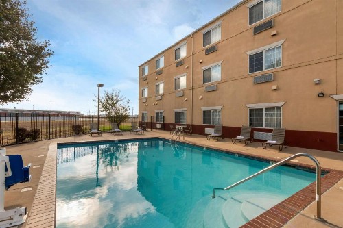 Best Western Governors Inn and Suites - image 10