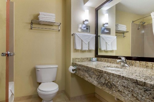 Best Western Governors Inn and Suites - image 9