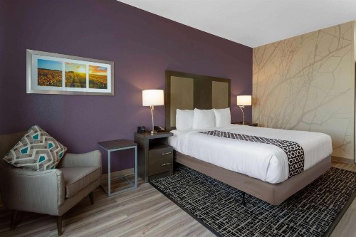 La Quinta by Wyndham Wichita Airport - image 13