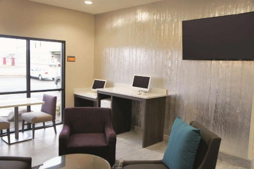La Quinta by Wyndham Wichita Airport - image 49