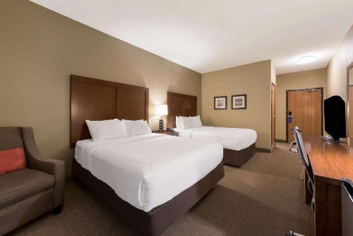 Comfort Inn East Wichita - image 15