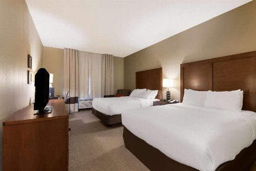 Comfort Inn East Wichita - image 16