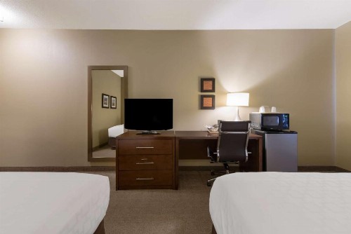 Comfort Inn East Wichita - image 17