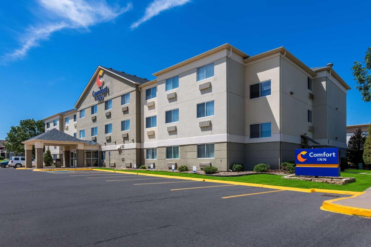 Comfort Inn East Wichita - image 2