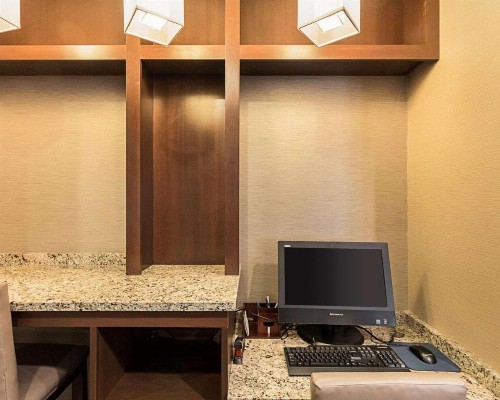 Comfort Inn East Wichita - image 28