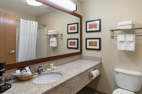 Comfort Inn East Wichita - image 31