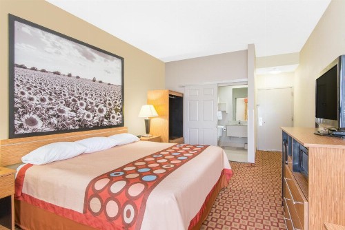 Super 8 by Wyndham Wichita South - image 26