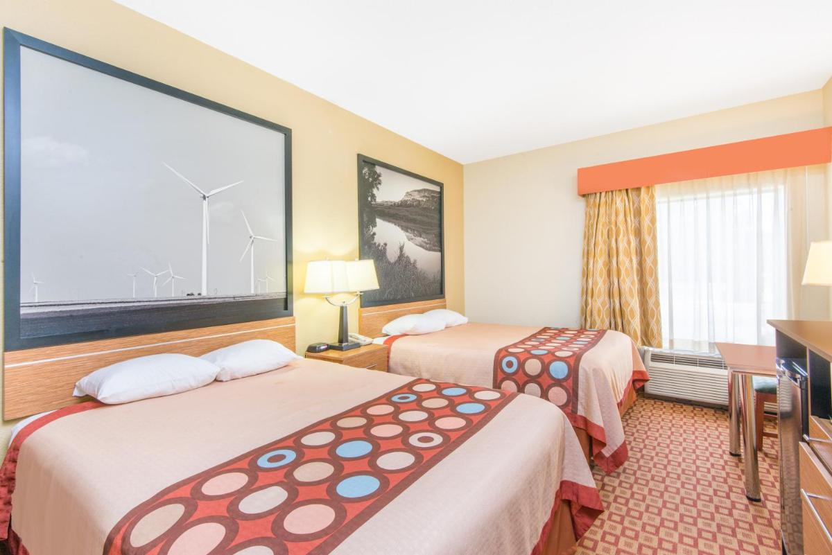 Super 8 by Wyndham Wichita South - image 3