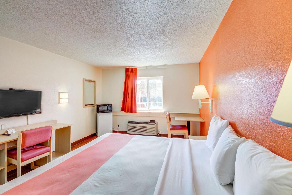 Motel 6-Wichita KS - image 3
